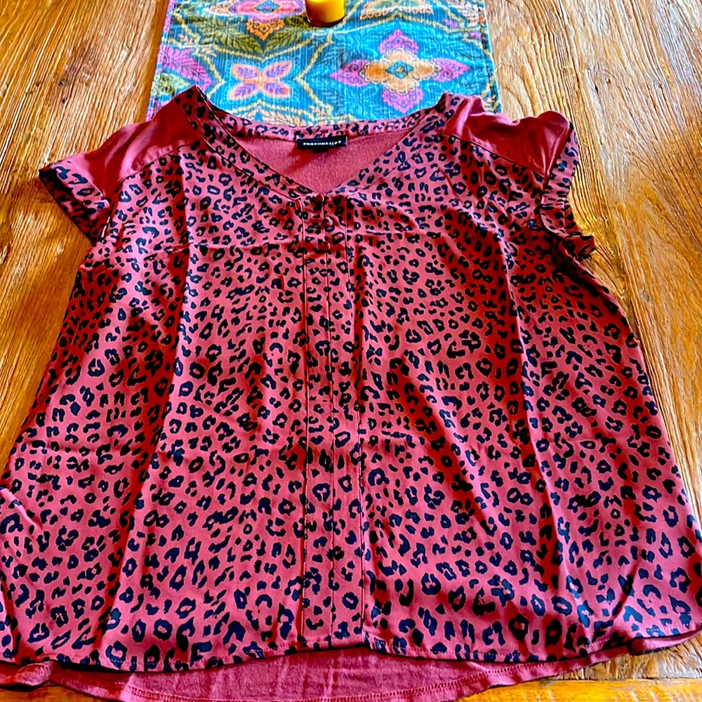 Fortune & Ivy NWOT Large